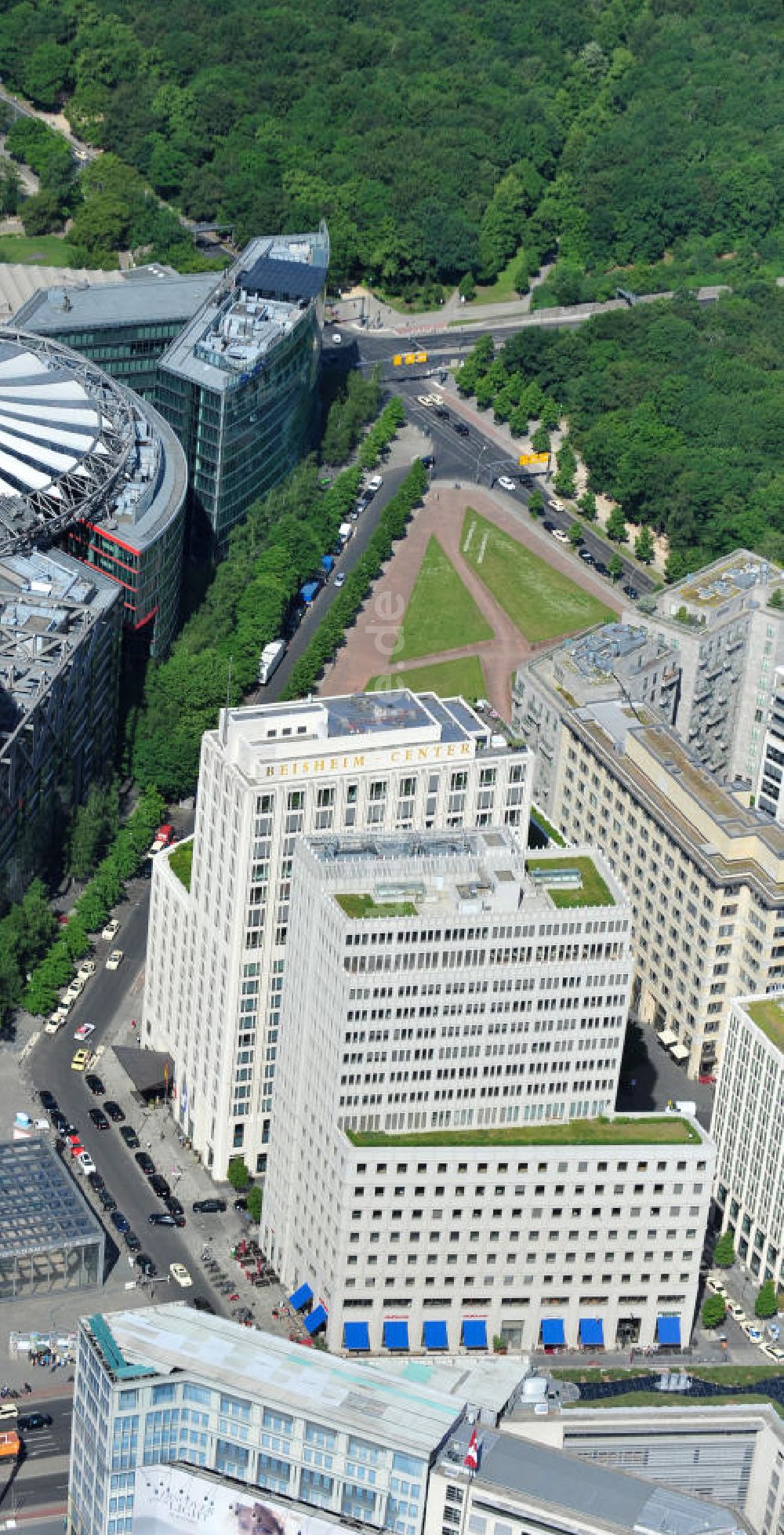 Berlin - Tiergarten von oben - Beisheim Center am Potsdamer Platz im Berliner Ortsteil Tiergarten