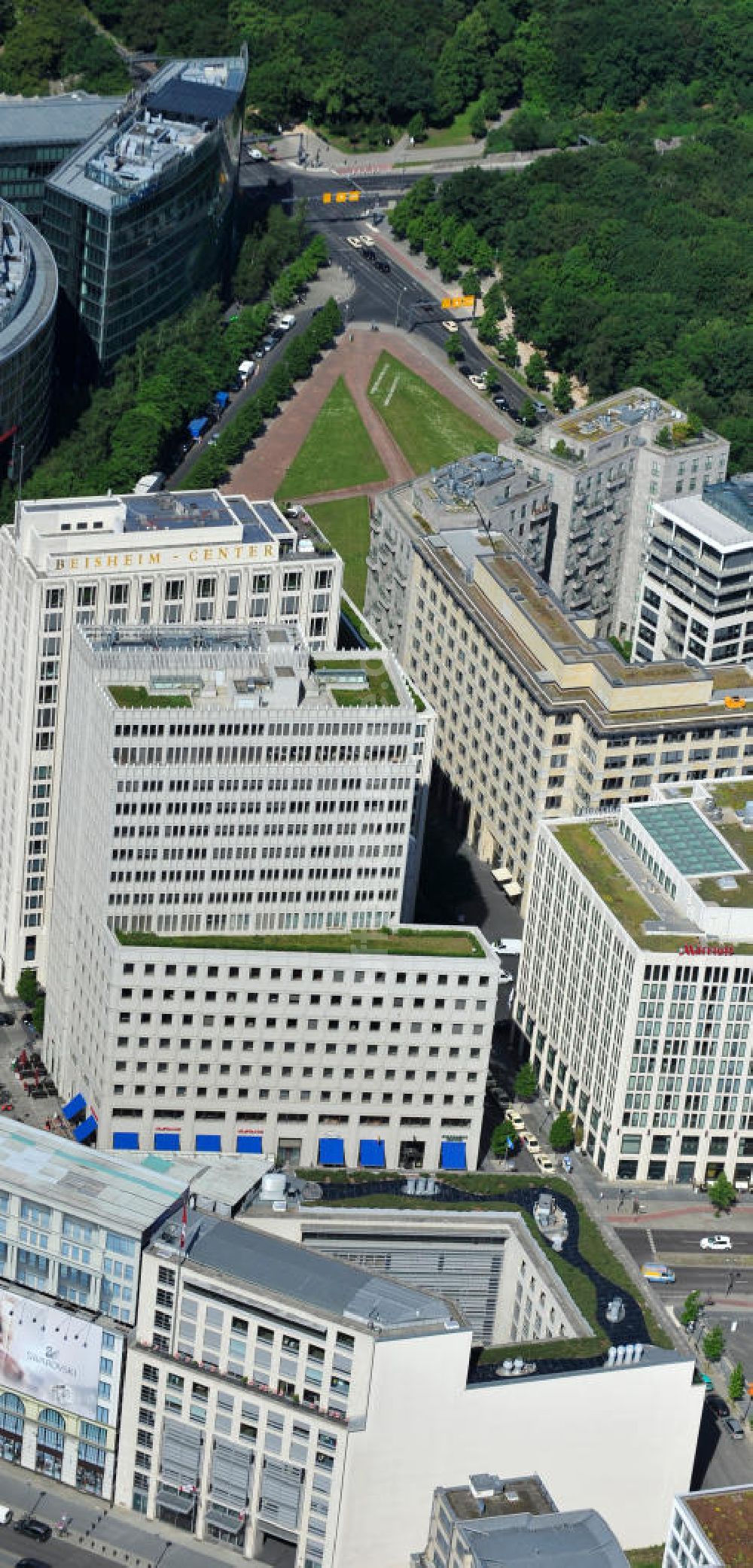 Berlin - Tiergarten aus der Vogelperspektive: Beisheim Center am Potsdamer Platz im Berliner Ortsteil Tiergarten