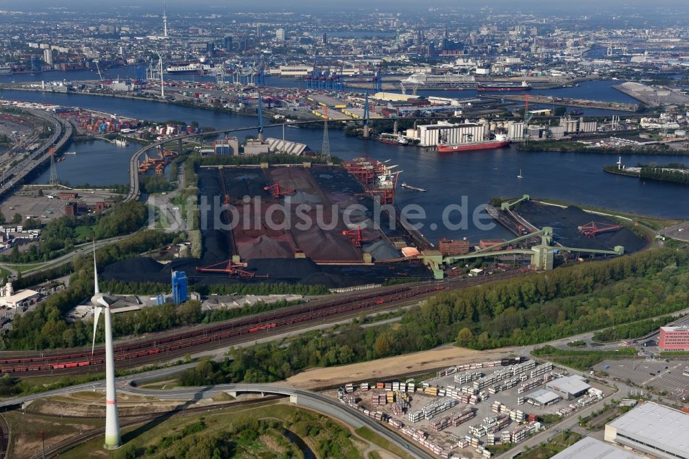 Luftaufnahme Hamburg - Belade- Verladestation für Sande und Schüttgüter im Hafenbereich Hansaport in Hamburg und Müllverwertungseinrichtung MVR Müllverwertung Rugenberger Damm GmbH & Co. KG