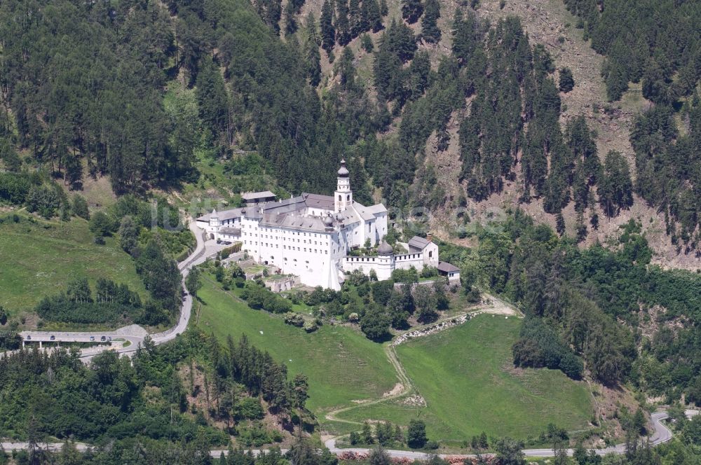 Convento Monte Maria aus der Vogelperspektive: Benedikterabtei Marienberg in Convento Monte Maria in Italien