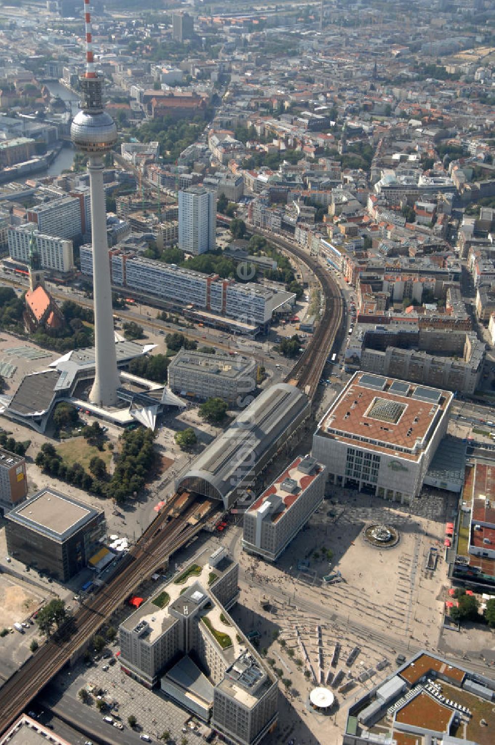 Luftaufnahme Berlin - Überblick über den Alexanderplatz in Berlin