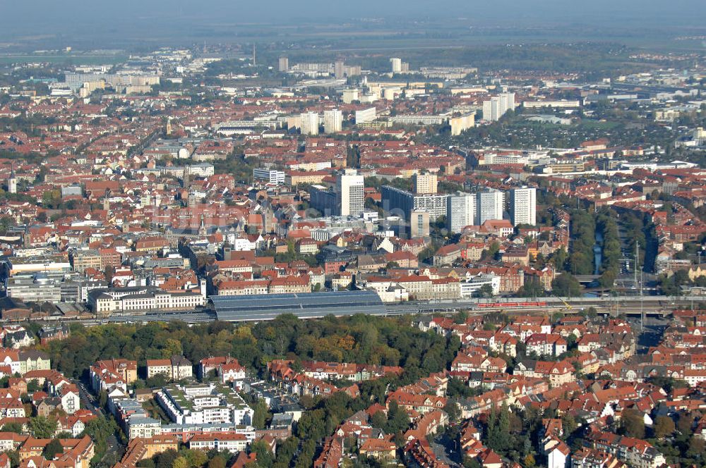 Luftaufnahme Erfurt - Überblick auf die Löbervorstadt, den Hauptbahhof und die Altstadt von Erfurt