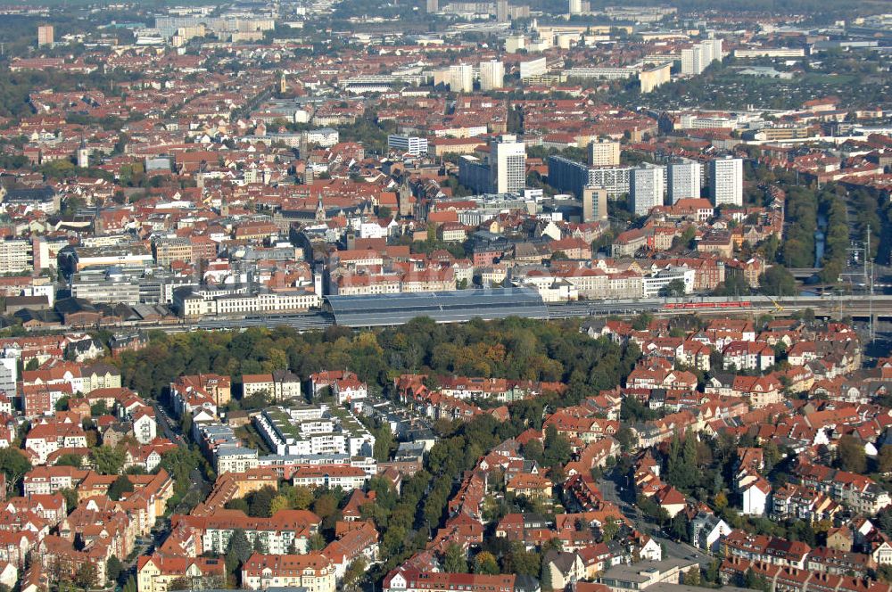 Erfurt von oben - Überblick auf die Löbervorstadt, den Hauptbahhof und die Altstadt von Erfurt