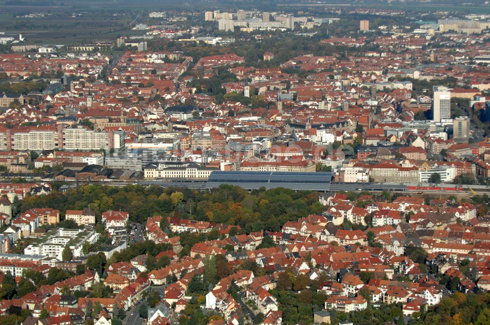 Luftaufnahme Erfurt - Überblick auf die Löbervorstadt, den Hauptbahhof und die Altstadt von Erfurt