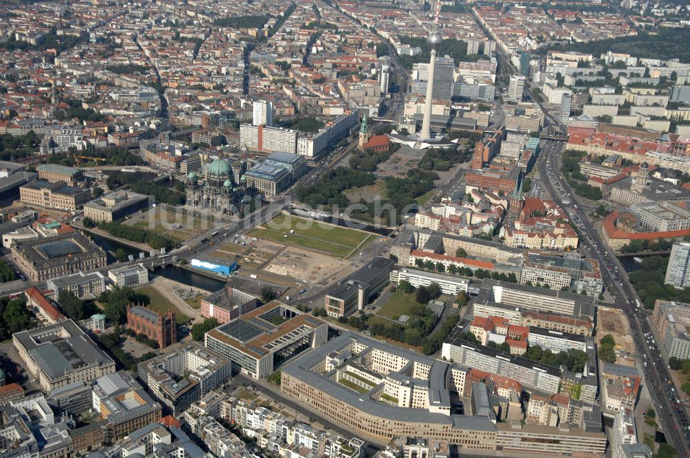 Luftbild Berlin - Überblick auf die Mitte Berlins