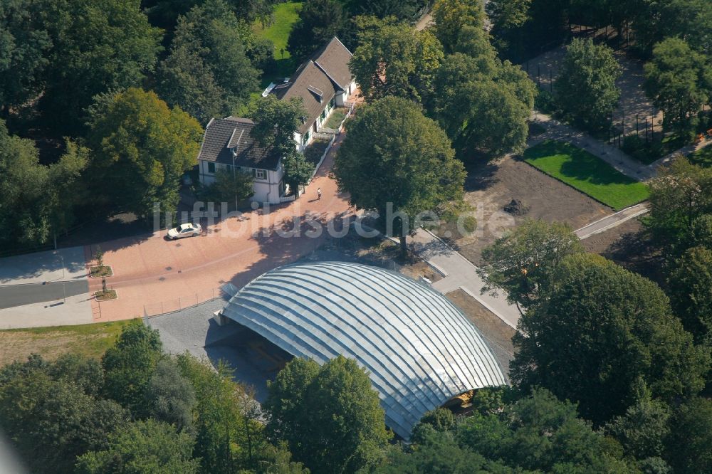 Oberhausen von oben - Überdachung der Industriearchäologischen Grabungsstätte an der St. Antony-Huette in Oberhausen im Bundesland Nordrhein-Westfalen