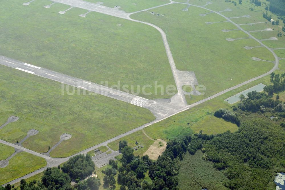 BRANDENBURG BRIEST von oben - Bereiche des alten NVA / Bundeswehr - Flugplatz Briest