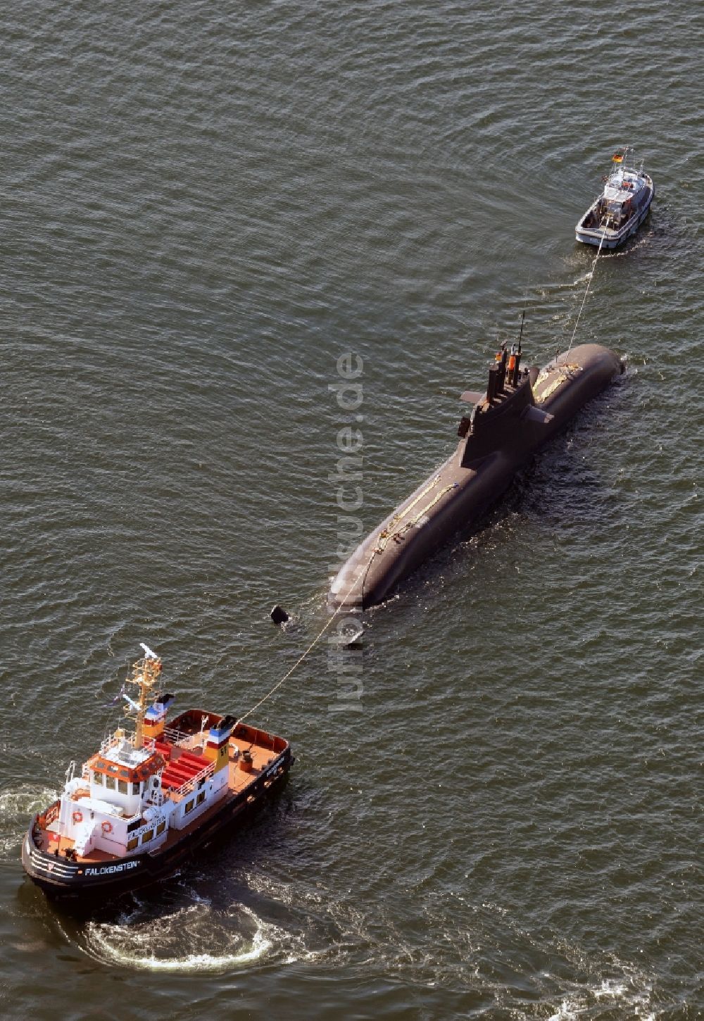 Luftaufnahme Kiel - Überführungs- Fahrt eines U-Bootes der Marine in Kiel im Bundesland Schleswig-Holstein