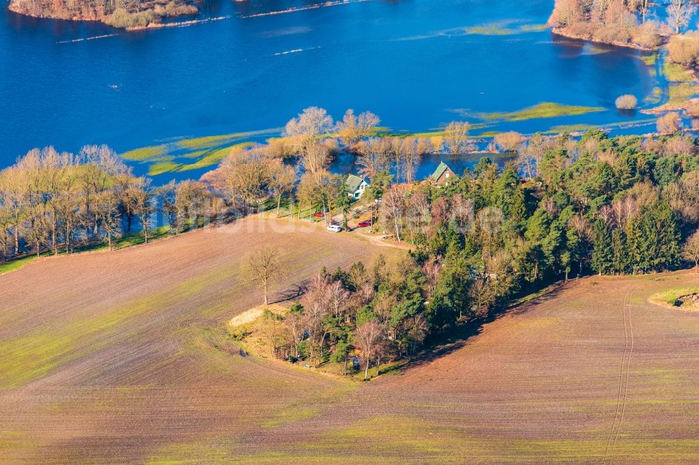 Luftaufnahme Bremervörde - Überflutete Flutungswiesen am Hochwasser- Pegel führenden Flußbett der Oste in Bremervörde im Bundesland Niedersachsen, Deutschland