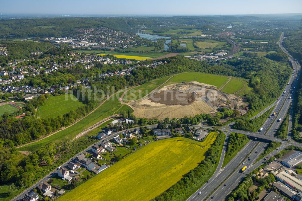 Luftaufnahme Wetter (Ruhr) - Berg der aufgeschütteten Mülldeponie Enerke in Wetter (Ruhr) im Bundesland Nordrhein-Westfalen, Deutschland