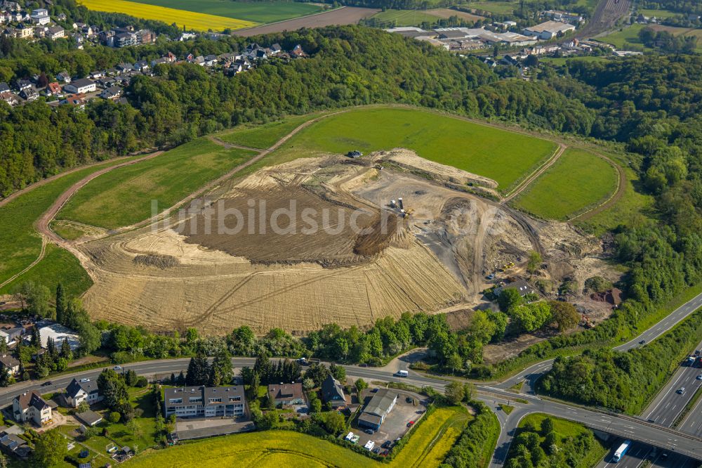 Wetter (Ruhr) von oben - Berg der aufgeschütteten Mülldeponie Enerke in Wetter (Ruhr) im Bundesland Nordrhein-Westfalen, Deutschland