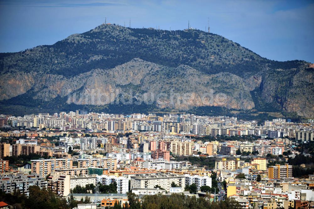 Palermo Sizilien aus der Vogelperspektive: Berg Monte Pellegrino von Palermo auf Sizilien in Italien