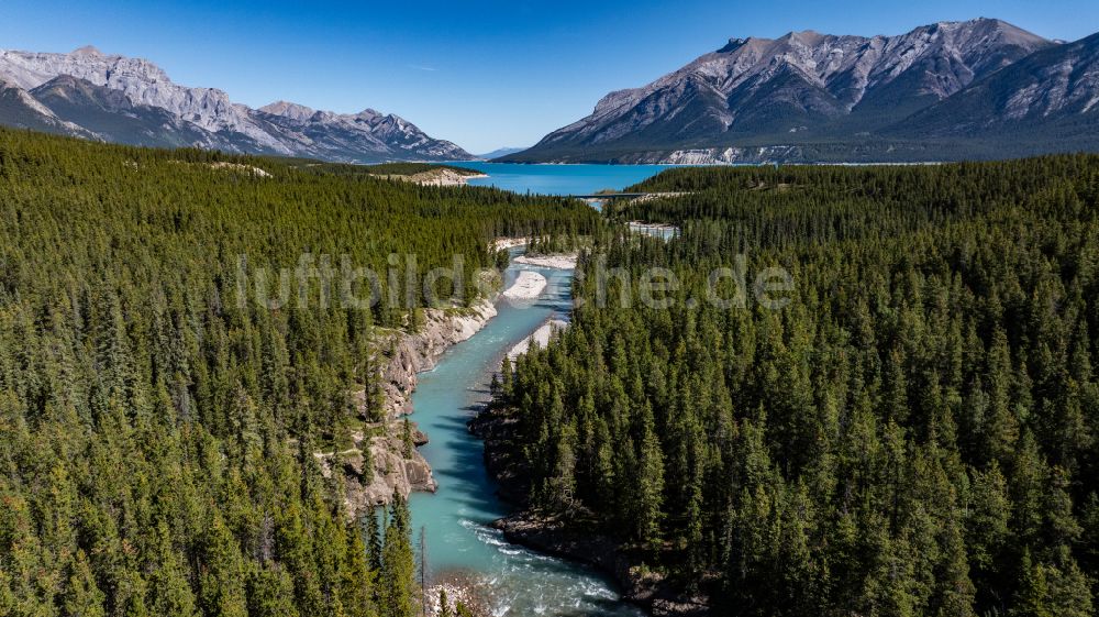 Luftbild Cline River - Berg- und Tal Landschaft in Cline River in Alberta, Kanada