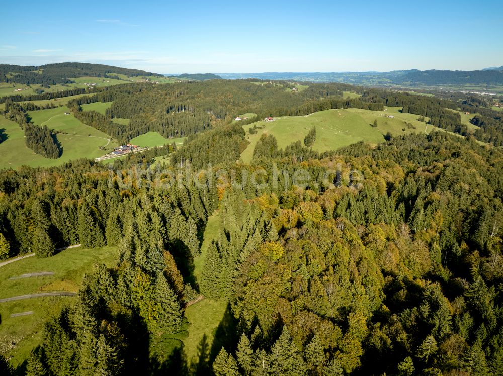 Missen im Allgäu von oben - Berg- und Tal Landschaft in Missen im Allgäu im Bundesland Bayern, Deutschland