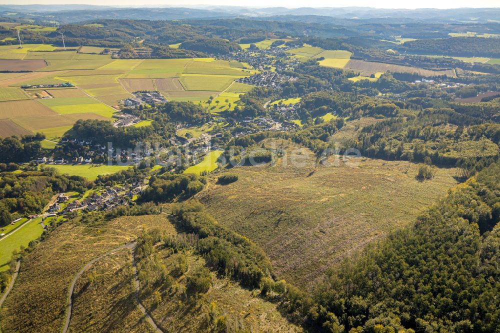 Volkringhausen von oben - Berg- und Tal Landschaft in Volkringhausen im Bundesland Nordrhein-Westfalen, Deutschland