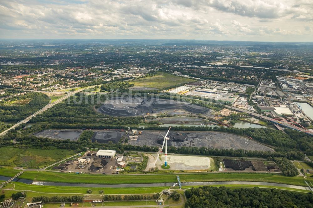 Luftbild Bottrop - Bergbau- Abraumhalde beim Sturmshof in einem Industrie- und Gewerbegebiet in Bottrop im Bundesland Nordrhein-Westfalen - NRW, Deutschland