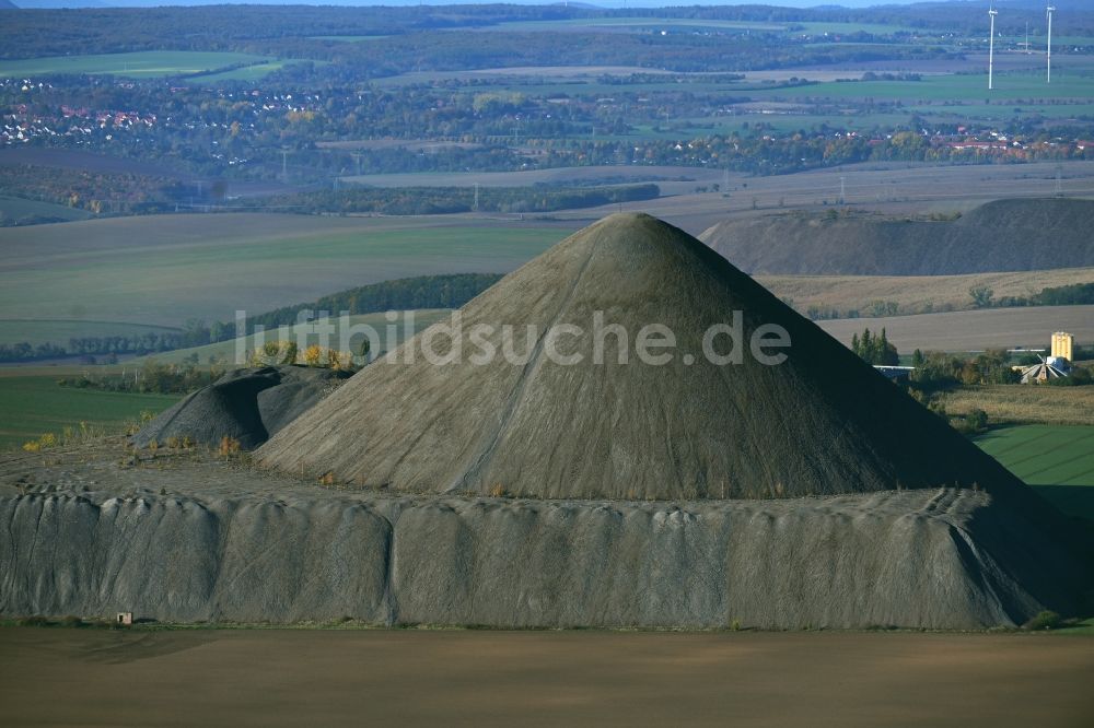 Hübitz von oben - Bergbau- Abraumhalde Ernst Thälmannschacht in Hübitz im Bundesland Sachsen-Anhalt, Deutschland