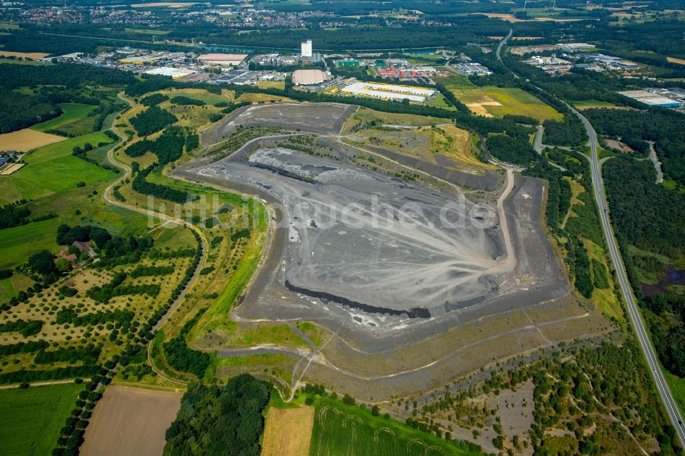 Luftaufnahme Dorsten - Bergbau- Abraumhalde Kohleabbau in Dorsten im Bundesland Nordrhein-Westfalen