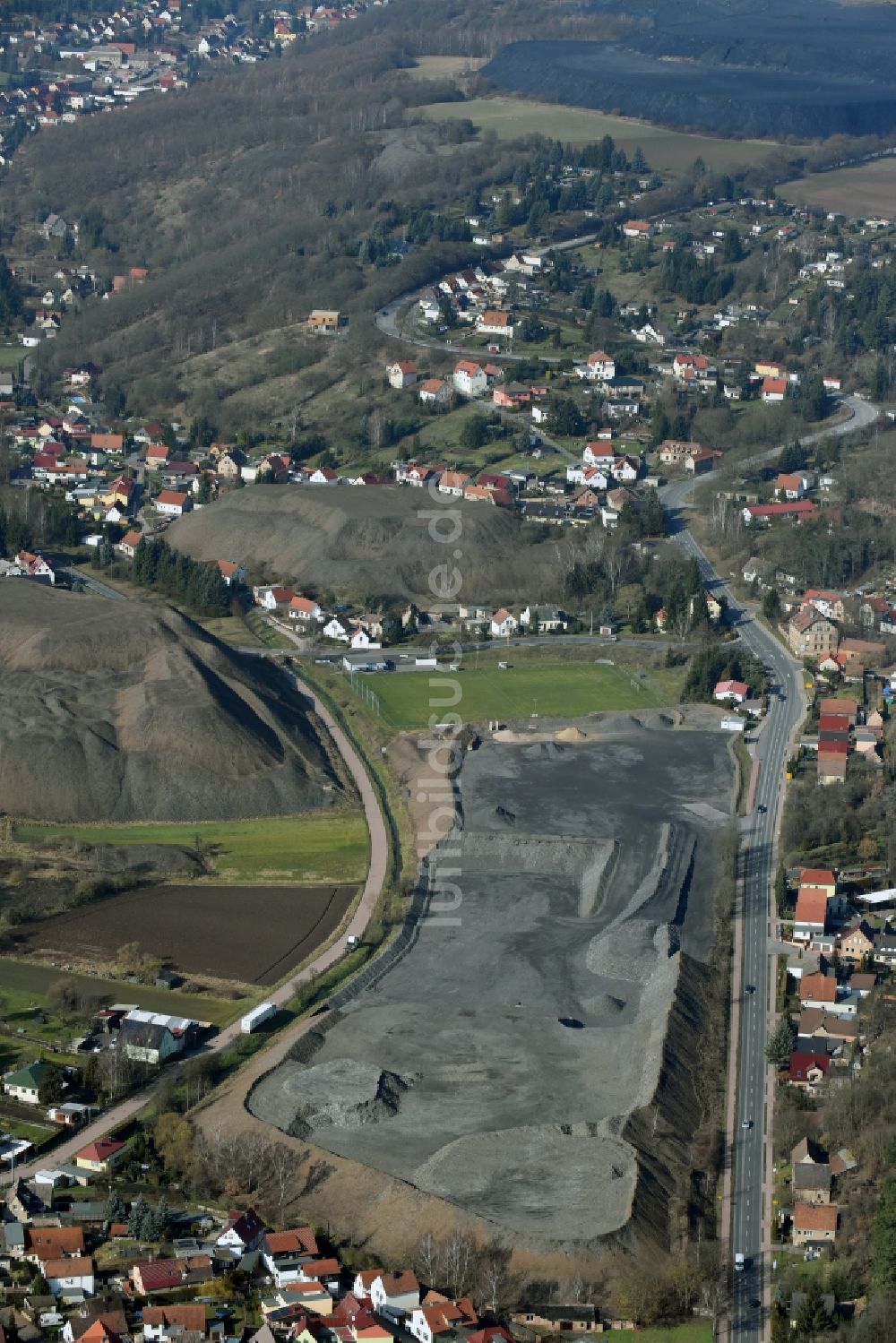 Luftaufnahme Hergisdorf - Bergbau- Abraumhalde vom Kupfer- Abbau in Hergisdorf im Bundesland Sachsen-Anhalt