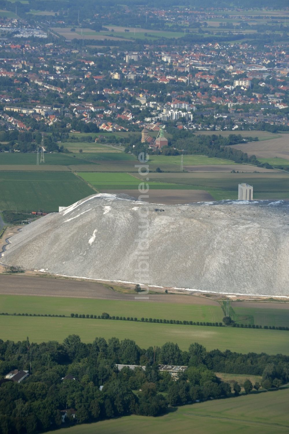 Luftaufnahme Sehnde - Bergbau- Halde Bergmannssegen, Schacht Hugo, im Ortsteil Ilten in Sehnde im Bundesland Niedersachsen, Deutschland