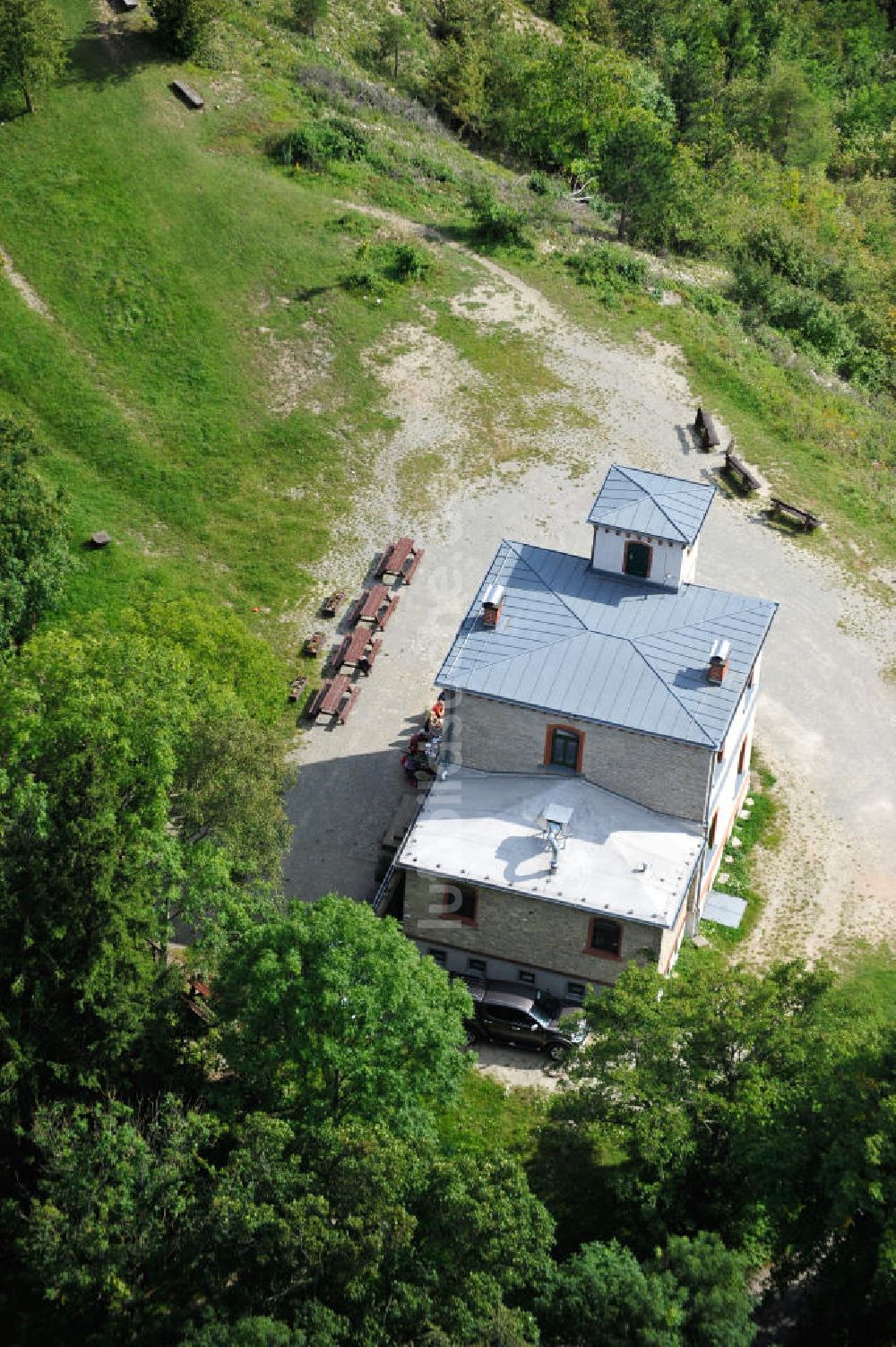 Hörselberge aus der Vogelperspektive: Berggasthaus auf dem Großen Hörselberg in Thüringen