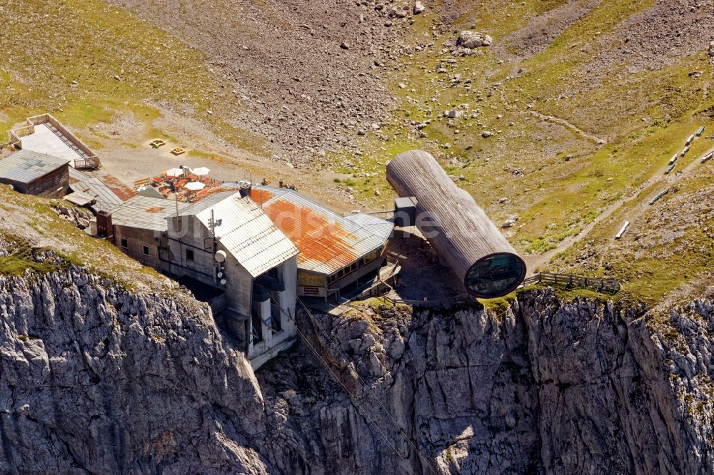 Mittenwald aus der Vogelperspektive: Bergstation der Karwendelbahn bei Mittenwald im Bundesland Bayern