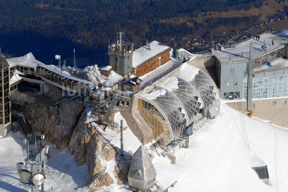 Luftbild Garmisch-Partenkirchen - Bergstation der Seilbahn auf dem Gipfel der der Zugspitze bei Garmisch-Partenkirchen im Bundesland Bayern