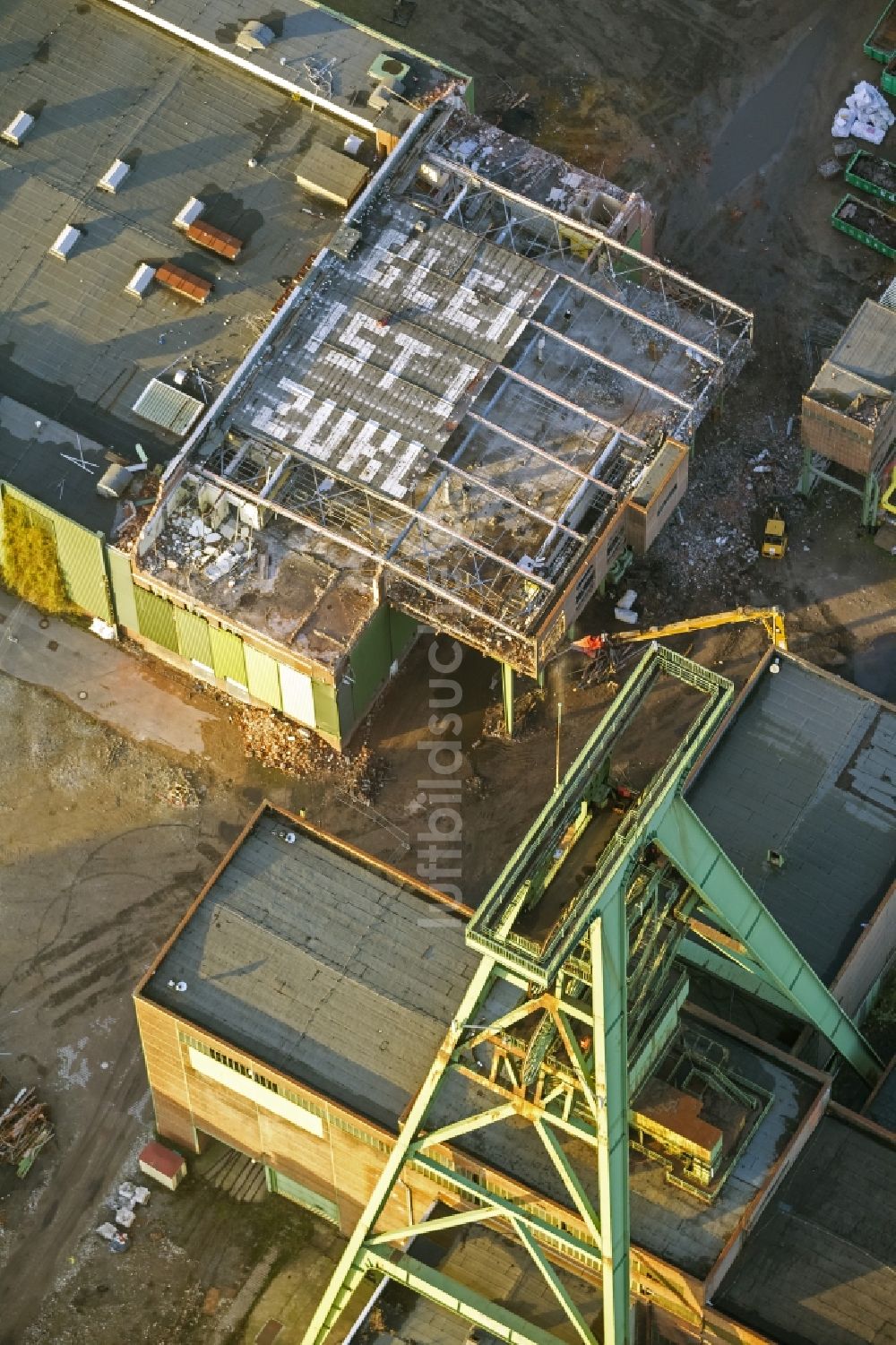 Luftaufnahme Dinslaken - Bergwerk Lohberg bei Dinslaken im Ruhrgebiet in Nordrhein-Westfalen