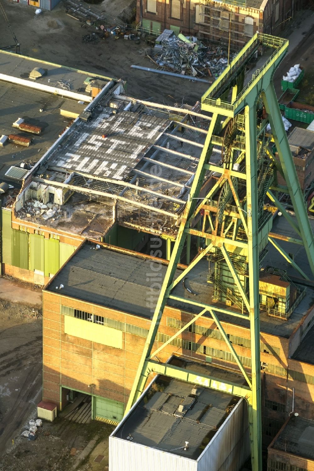 Dinslaken von oben - Bergwerk Lohberg bei Dinslaken im Ruhrgebiet in Nordrhein-Westfalen