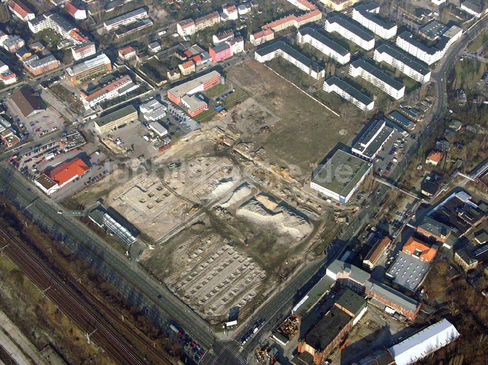 Luftbild Berlin - Berlin Adlershof Blick auf die Baustelle des neuen OBI Marktes