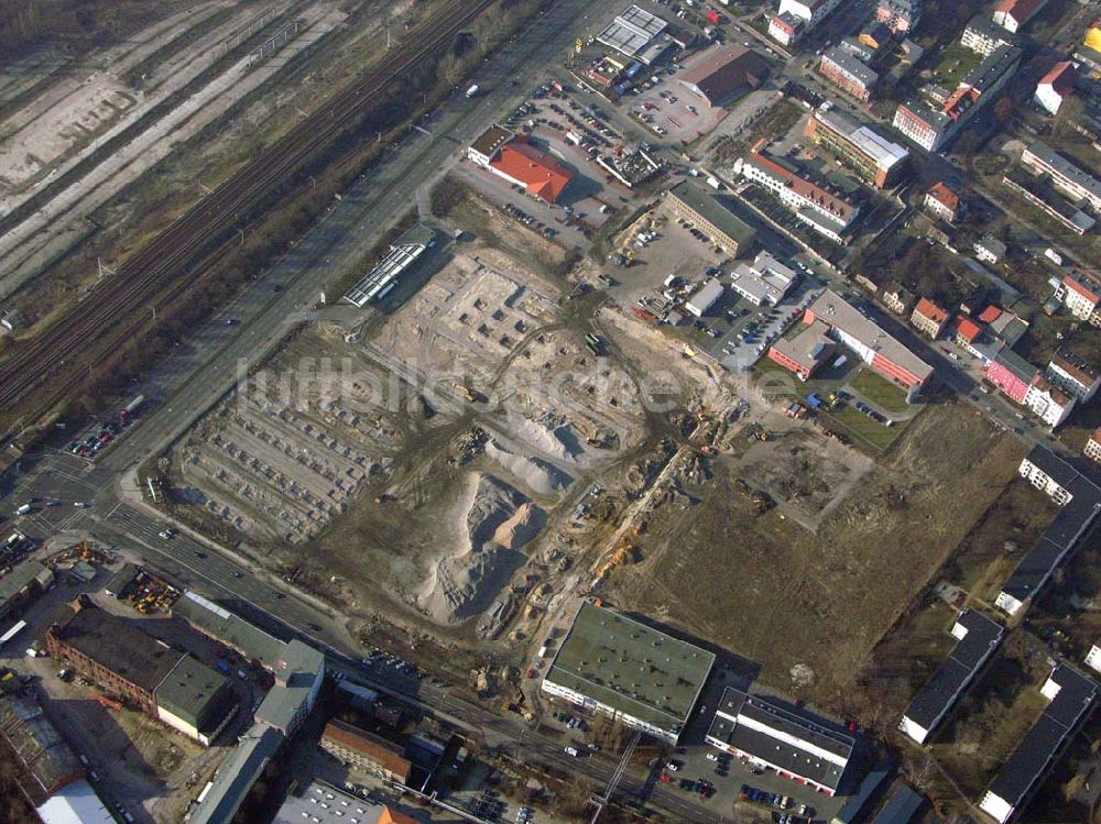 Berlin aus der Vogelperspektive: Berlin Adlershof Blick auf die Baustelle des neuen OBI Marktes