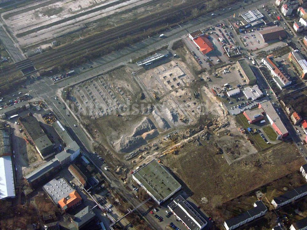 Luftbild Berlin - Berlin Adlershof Blick auf die Baustelle des neuen OBI Marktes