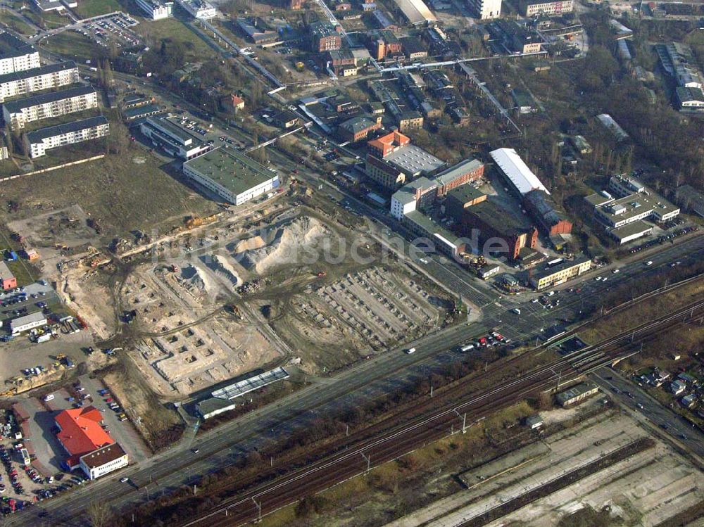 Berlin von oben - Berlin Adlershof Blick auf die Baustelle des neuen OBI Marktes