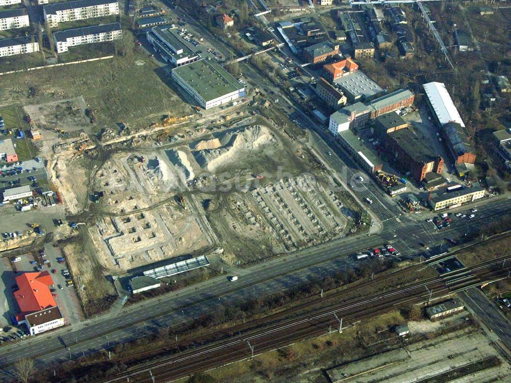 Berlin aus der Vogelperspektive: Berlin Adlershof Blick auf die Baustelle des neuen OBI Marktes