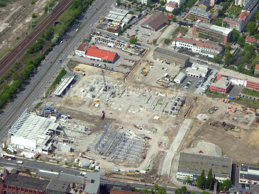 Berlin von oben - Berlin Adlershof Blick auf die Baustelle des neuen OBI Marktes