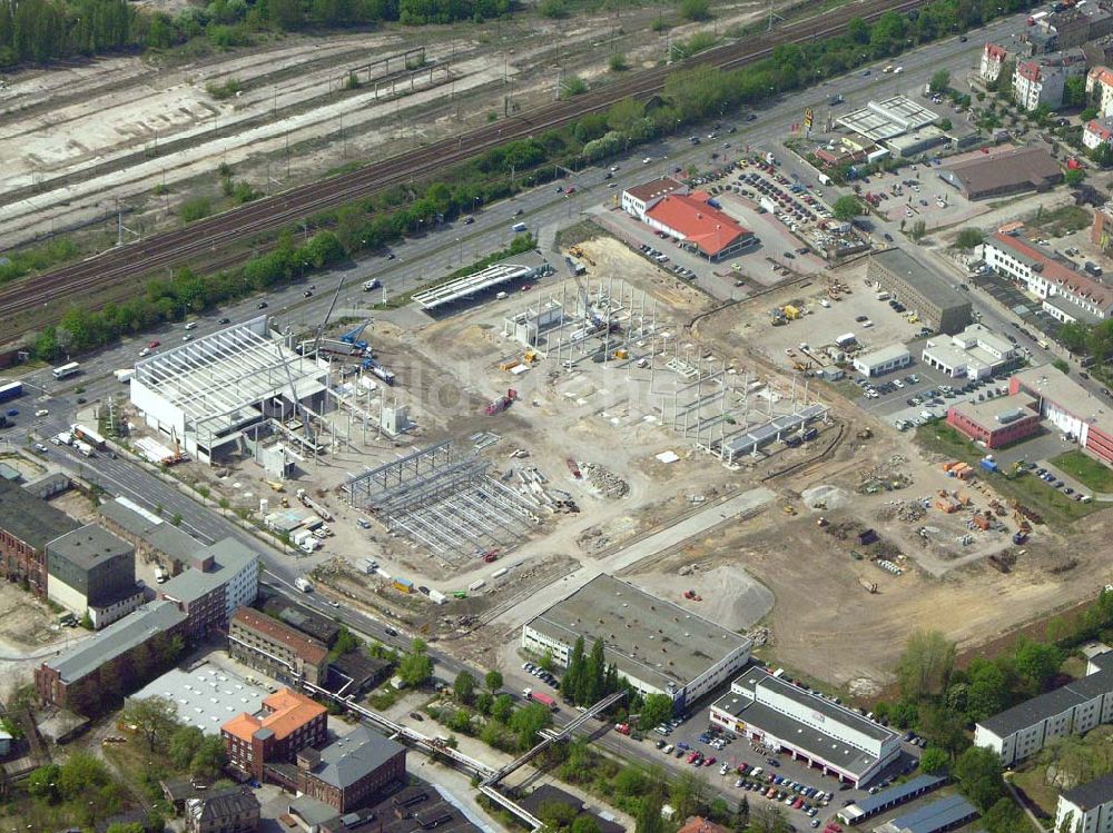 Luftbild Berlin - Berlin Adlershof Blick auf die Baustelle des neuen OBI Marktes