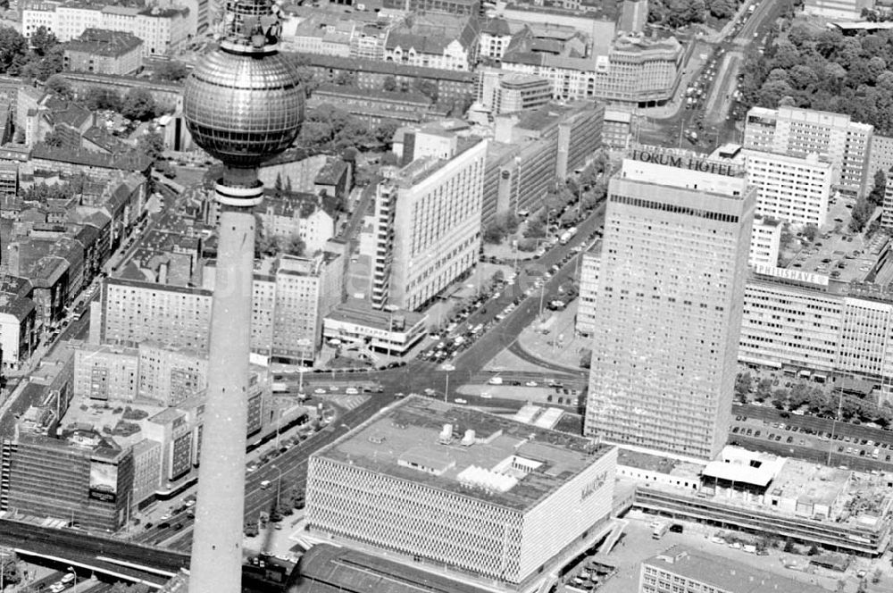 Berlin von oben - 02.10.1994 Berlin Alexanderplatz