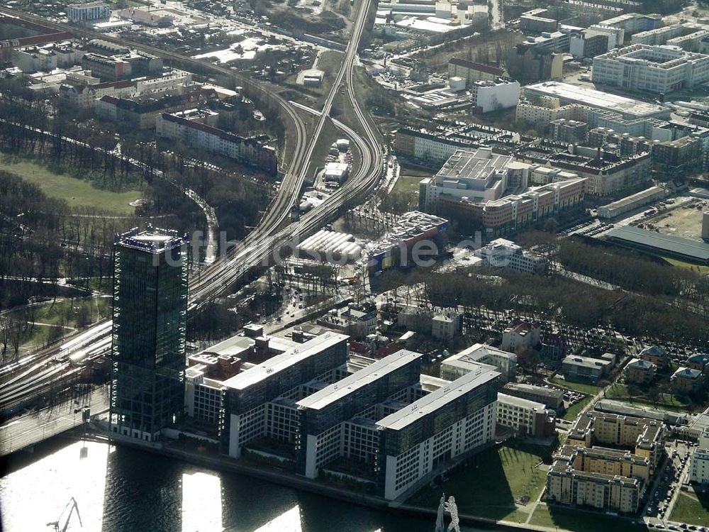 Luftbild Berlin - BERLIN 09.02.2004 Allianz Gebäude Treptowers in Berlin-Treptow