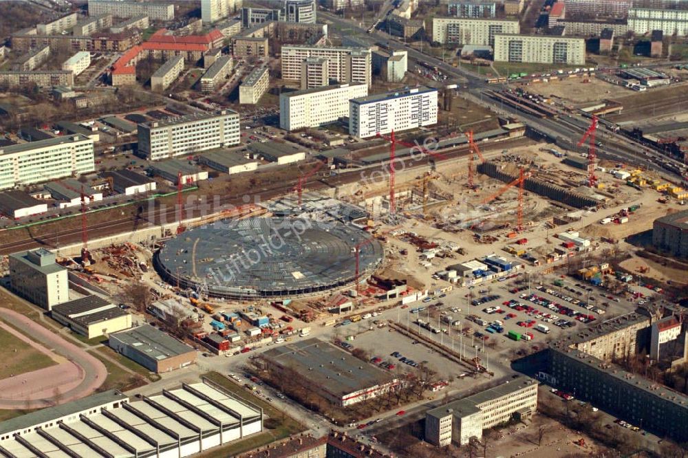 Berlin / Friedrichshain aus der Vogelperspektive: Berlin Arena Berlin / Friedrichshain