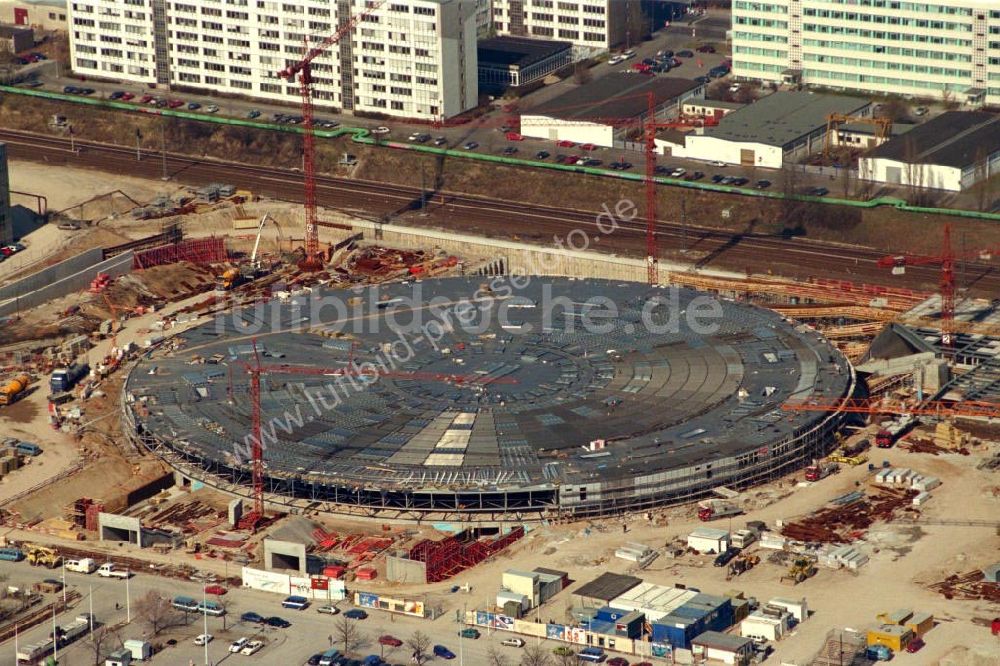 Berlin / Friedrichshain aus der Vogelperspektive: Berlin Arena Berlin / Friedrichshain