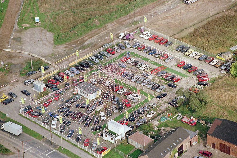 Berlin-Karow aus der Vogelperspektive: 21.09.1995 Berlin, Automarkt in Karow - Nord