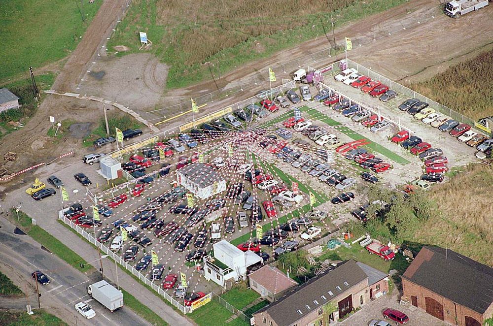 Luftaufnahme Berlin-Karow - 21.09.1995 Berlin, Automarkt in Karow - Nord