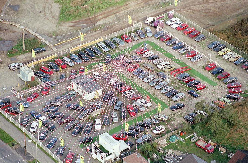 Berlin-Karow von oben - 21.09.1995 Berlin, Automarkt in Karow - Nord