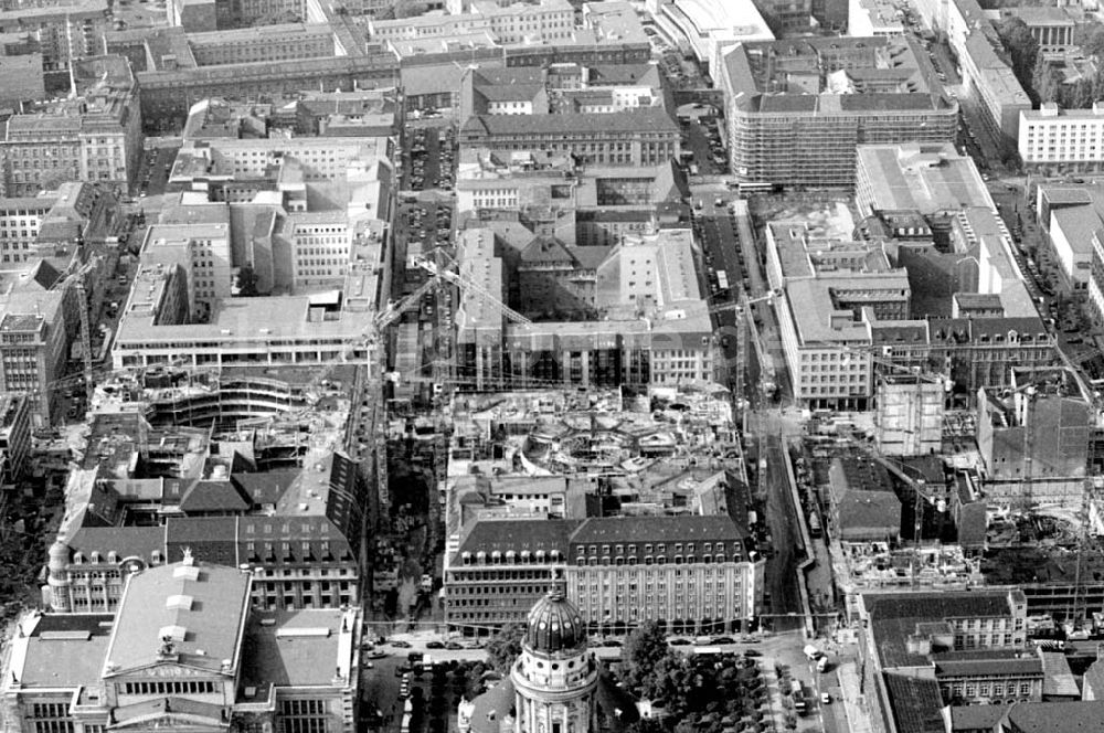 Berlin von oben - 02.10.1994 Berlin Bau der Friedrichstadtpassagen