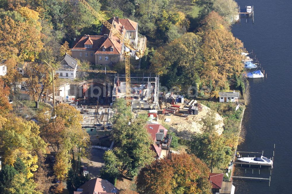 Berlin aus der Vogelperspektive: Berlin Baustelle Am Kleinen Wannsee 2 der CONCEPT BAU - PREMIER GmbH