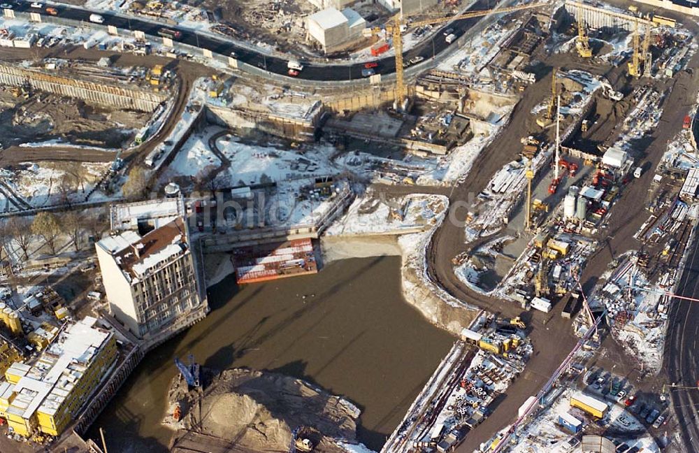 Luftaufnahme Berlin Mitte - 22.11.1995 Berlin, Baustelle am Porsdamer Platz (Winter)