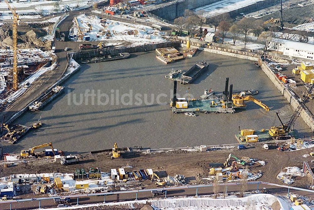 Berlin Mitte aus der Vogelperspektive: 22.11.1995 Berlin, Baustelle am Porsdamer Platz (Winter)