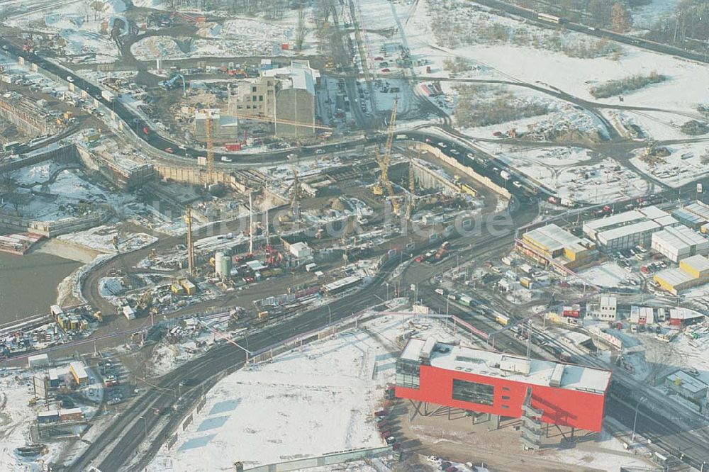 Luftbild Berlin Mitte - 22.11.1995 Berlin, Baustelle am Porsdamer Platz (Winter) mit der Red Box (Infobox)