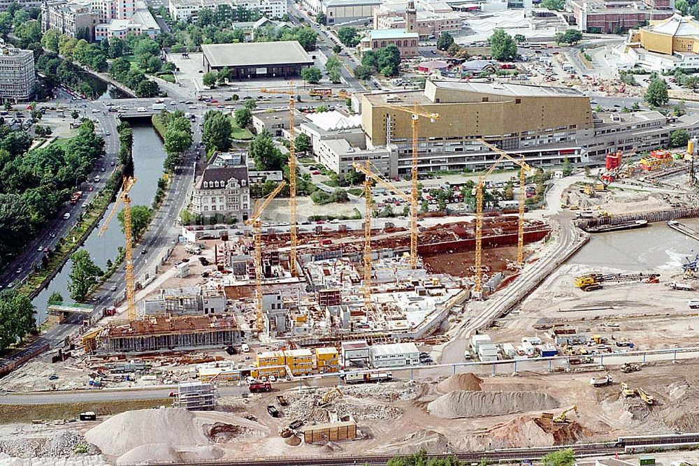 Berlin Mitte aus der Vogelperspektive: 06.09.1995 Berlin, Baustelle am Potsdamer Platz