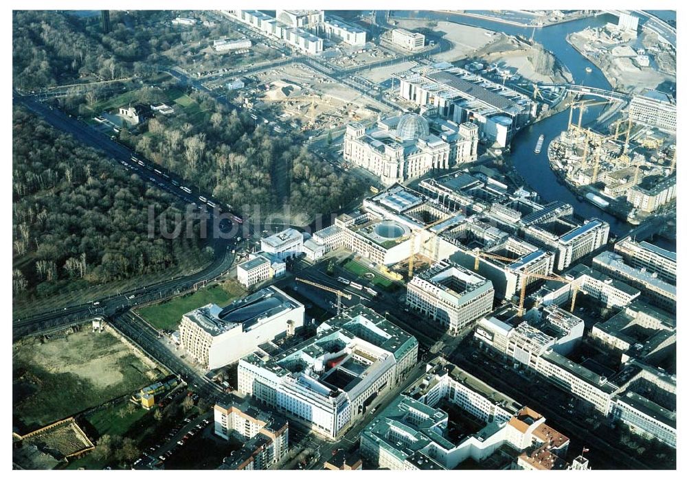 Luftaufnahme Berlin - Berlin) am Brandenburger Tor in Berlin-Mitte